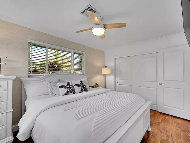 Продажа дома по адресу 1080 SE 9TH Avenue - фото 9268677