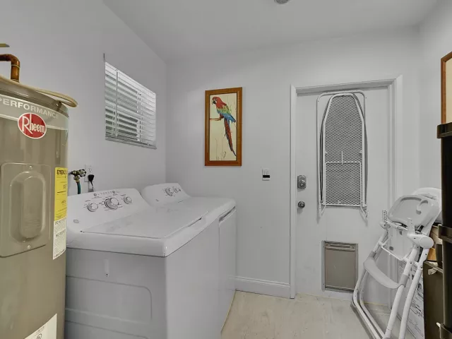 Продажа дома по адресу 1080 SE 9TH Avenue - фото 9268695
