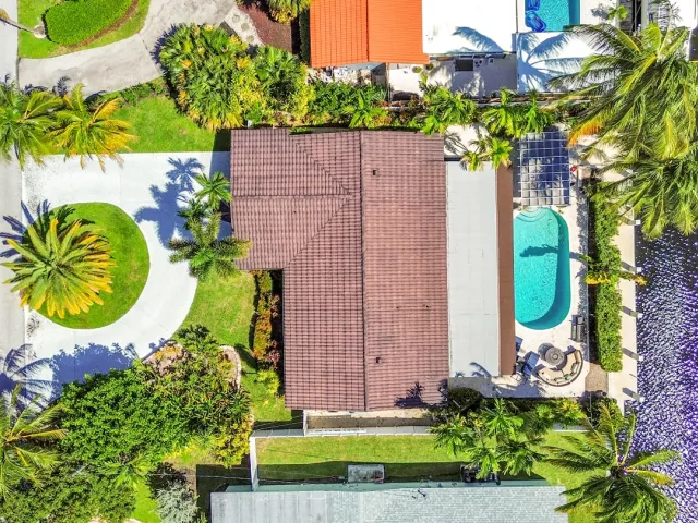 Продажа дома по адресу 1080 SE 9TH Avenue - фото 9268707