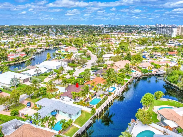 Продажа дома по адресу 1080 SE 9TH Avenue - фото 9268717