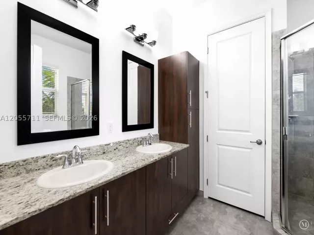 Продажа дома по адресу 1732 NW 124th Pl - фото 8898078