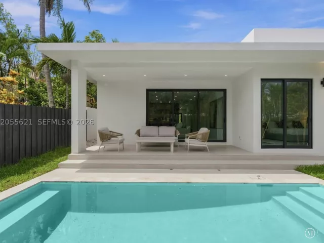 Продажа дома по адресу 1621 SW 11th Ter - фото 9196814