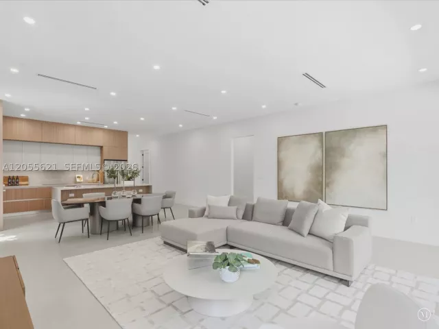 Продажа дома по адресу 1621 SW 11th Ter - фото 9196838
