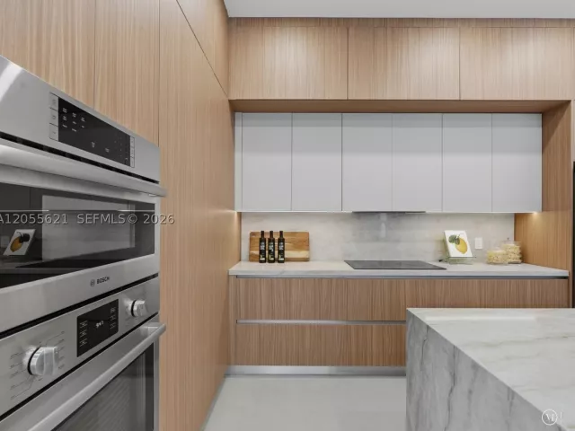 Продажа дома по адресу 1621 SW 11th Ter - фото 9196855