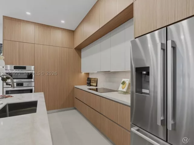 Продажа дома по адресу 1621 SW 11th Ter - фото 9196860