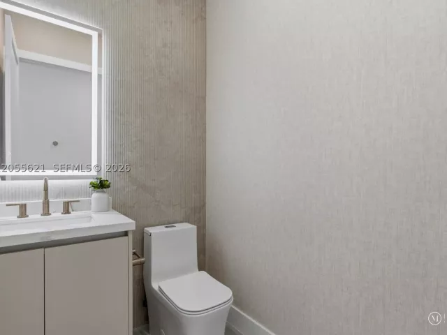 Продажа дома по адресу 1621 SW 11th Ter - фото 9196864