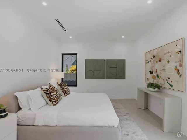 Продажа дома по адресу 1621 SW 11th Ter - фото 9196875