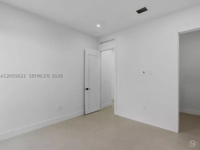Продажа дома по адресу 1621 SW 11th Ter - фото 9196942