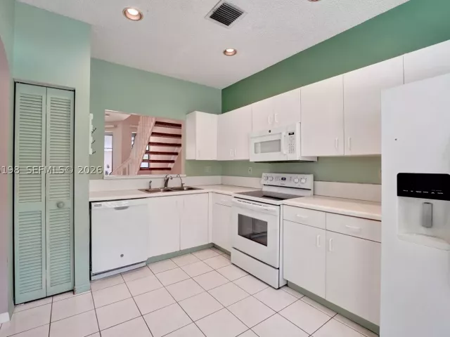 Продажа дома по адресу 4025 Fern Forest Rd - фото 9264805