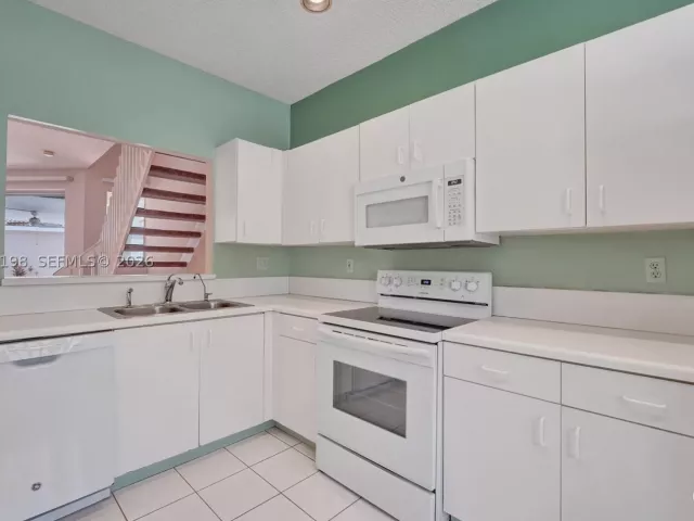 Продажа дома по адресу 4025 Fern Forest Rd - фото 9264807
