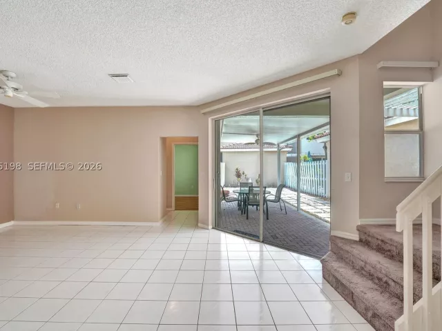 Продажа дома по адресу 4025 Fern Forest Rd - фото 9264822