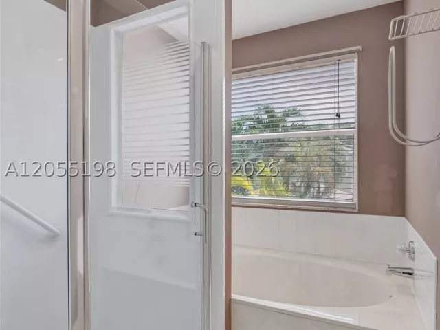 Продажа дома по адресу 4025 Fern Forest Rd - фото 9264834