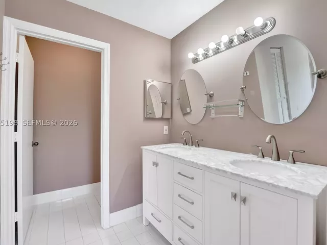 Продажа дома по адресу 4025 Fern Forest Rd - фото 9264835