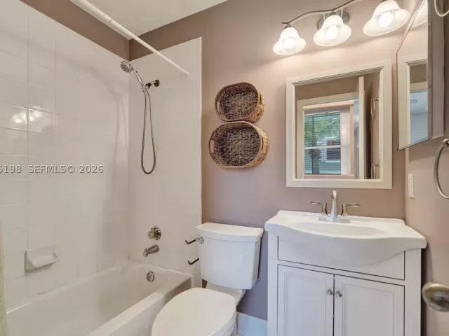 Продажа дома по адресу 4025 Fern Forest Rd - фото 9264838