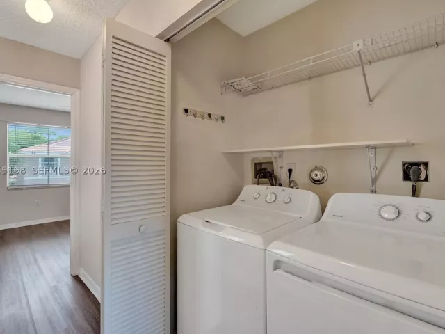 Продажа дома по адресу 4025 Fern Forest Rd - фото 9264839