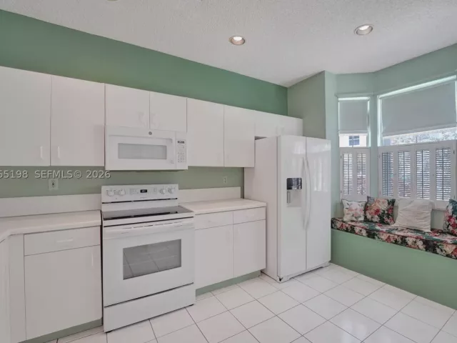 Продажа дома по адресу 4025 Fern Forest Rd - фото 9264799