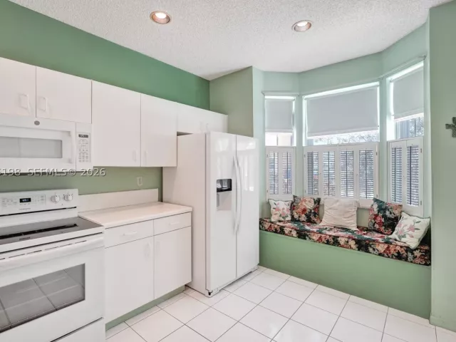 Продажа дома по адресу 4025 Fern Forest Rd - фото 9264801
