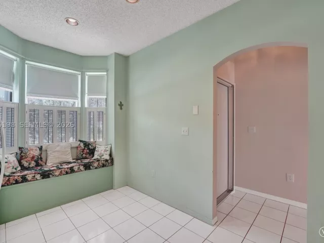 Продажа дома по адресу 4025 Fern Forest Rd - фото 9264803