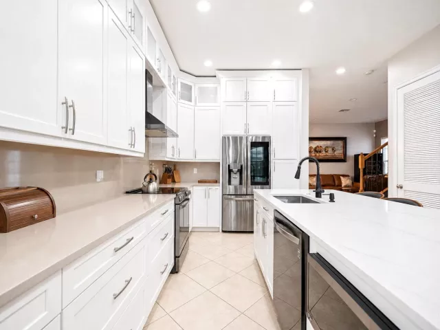 Продажа дома по адресу 1505 SW 23RD Street - фото 8898036