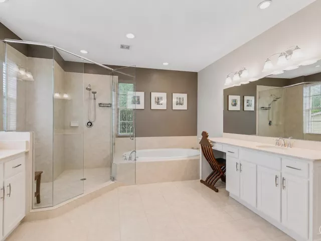 Продажа дома по адресу 1505 SW 23RD Street - фото 8898046
