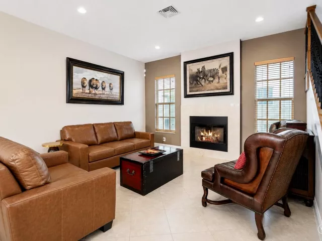 Продажа дома по адресу 1505 SW 23RD Street - фото 8898031