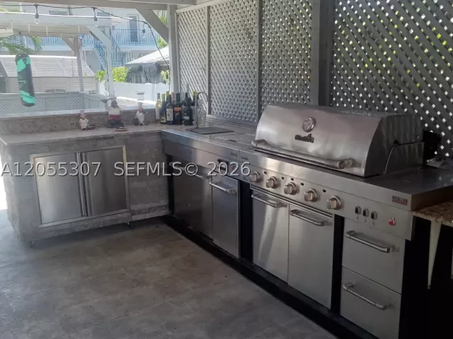 Продажа дома по адресу 7400 NW 1st Ct - фото 8898404