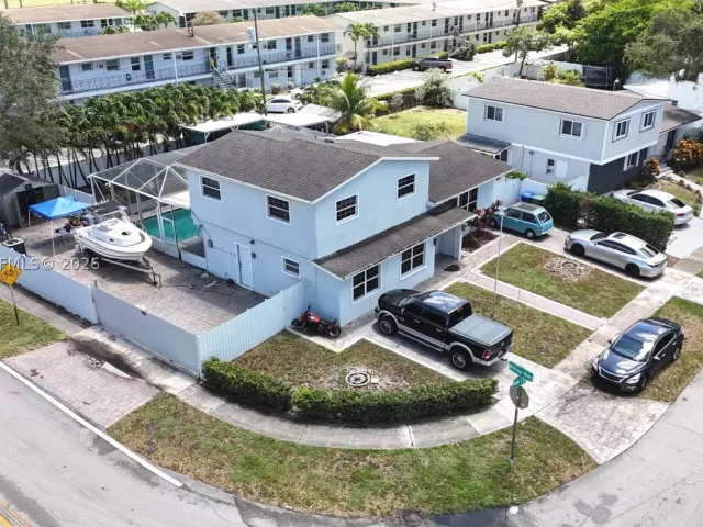 Продажа дома по адресу 7400 NW 1st Ct - фото 8898387