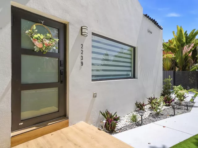 Продажа дома по адресу 2239 SW 10TH Street - фото 8923011