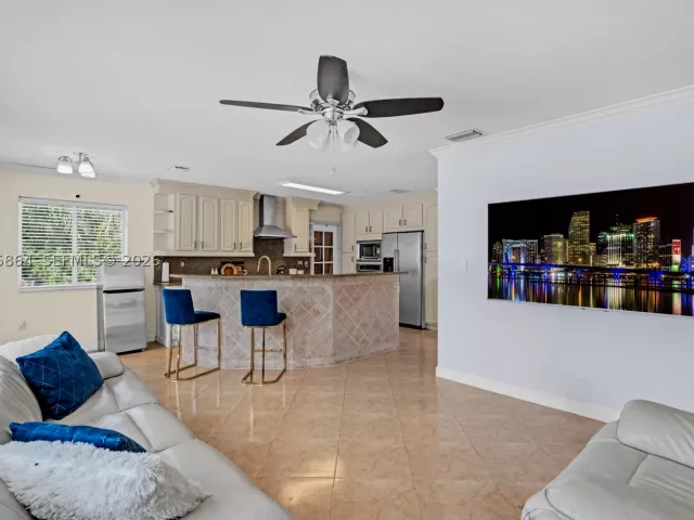 Продажа дома по адресу 13790 SW 174th St - фото 8899377