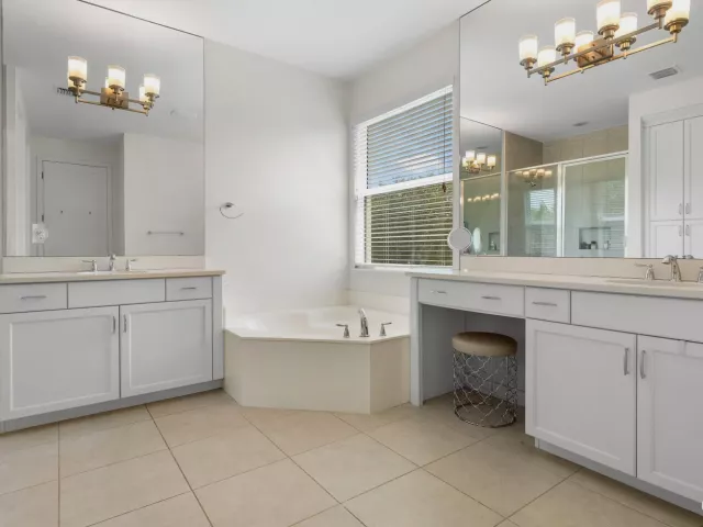 Продажа дома по адресу 15388 Green River Court - фото 8910858