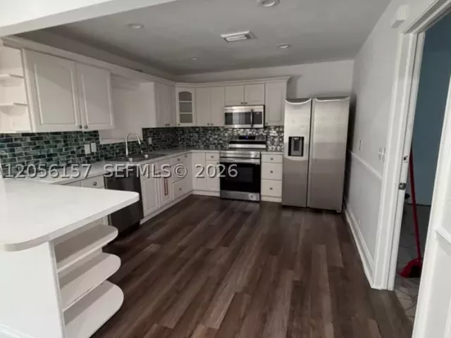 Продажа дома по адресу 3160 NW 63rd St - фото 8901906