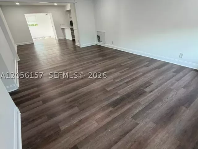 Продажа дома по адресу 3160 NW 63rd St - фото 8901911