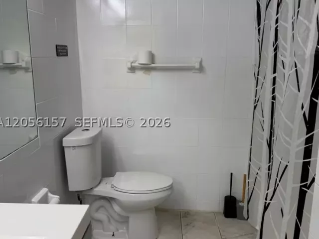 Продажа дома по адресу 3160 NW 63rd St - фото 8901916
