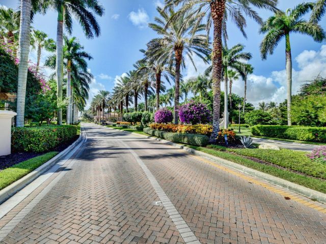 Продажа дома по адресу 6815 Imperial Beach Circle - фото 9384804