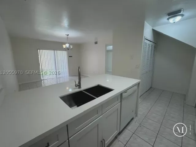 Продажа дома по адресу 9424 SW 154th Ct - фото 8901263