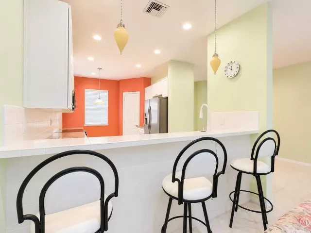 Продажа дома по адресу 15883 SW 14TH Court - фото 8901155