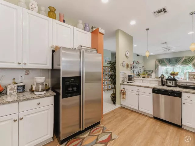 Продажа дома по адресу 15883 SW 14TH Court - фото 8901156