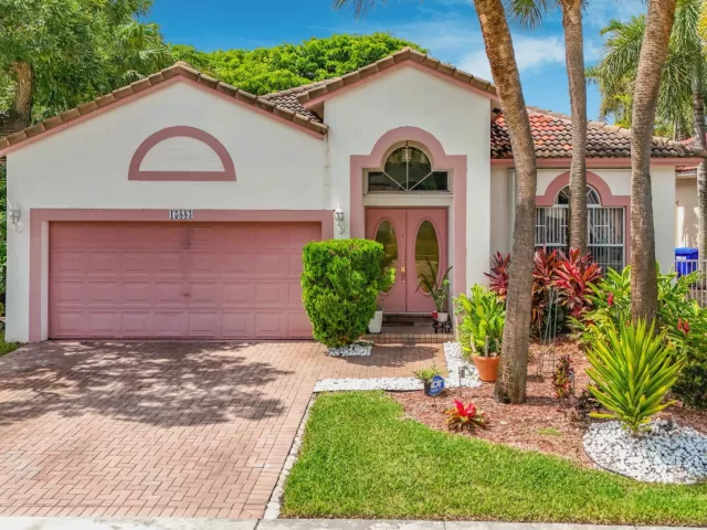 Продажа дома по адресу 15883 SW 14TH Court - фото 8901147