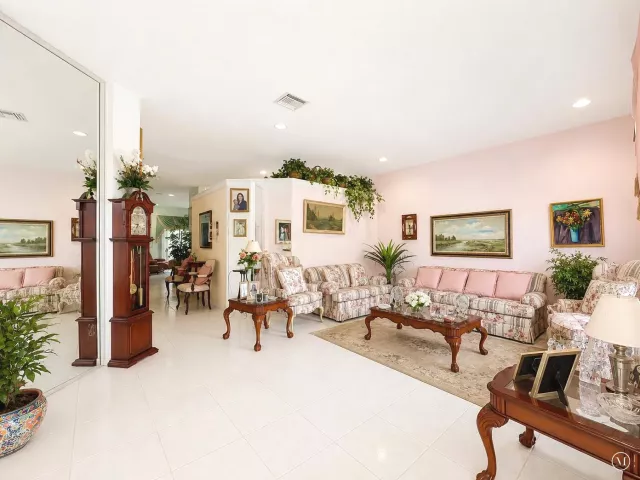 Продажа дома по адресу 15883 SW 14TH Court - фото 8901150