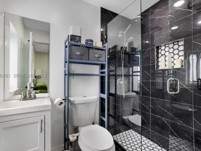 Продажа дома по адресу 1008 SW 18th Ct - фото 8922859