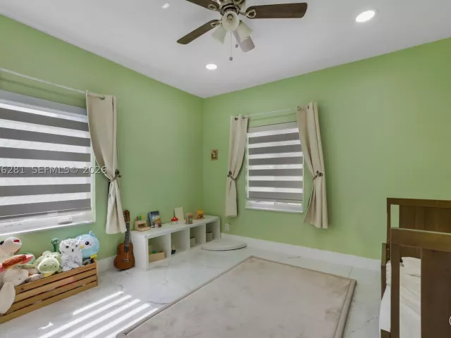 Продажа дома по адресу 1008 SW 18th Ct - фото 8922860