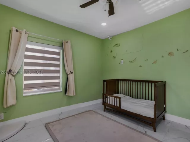 Продажа дома по адресу 1008 SW 18th Ct - фото 8922861