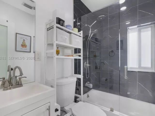 Продажа дома по адресу 1008 SW 18th Ct - фото 8922863