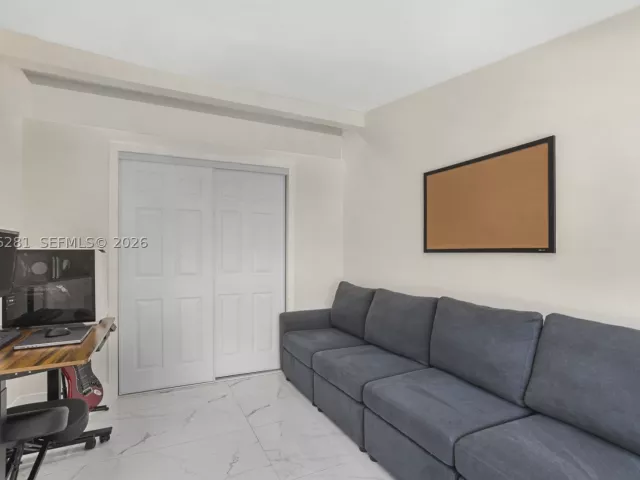 Продажа дома по адресу 1008 SW 18th Ct - фото 8922864
