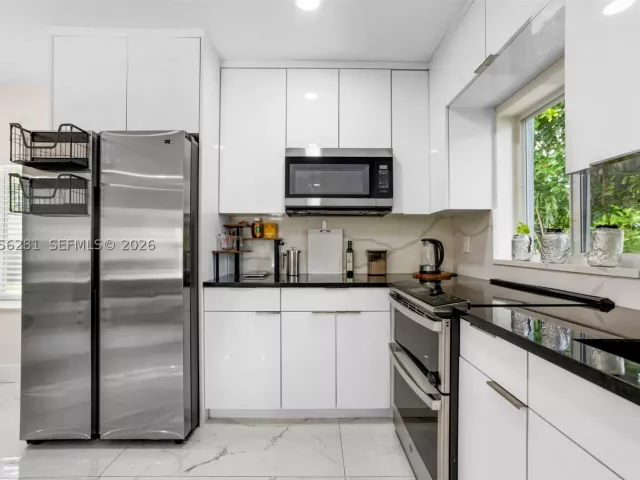 Продажа дома по адресу 1008 SW 18th Ct - фото 8922854