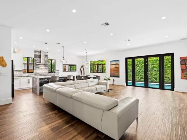 Продажа дома по адресу 3209 Leigh Road - фото 9284562