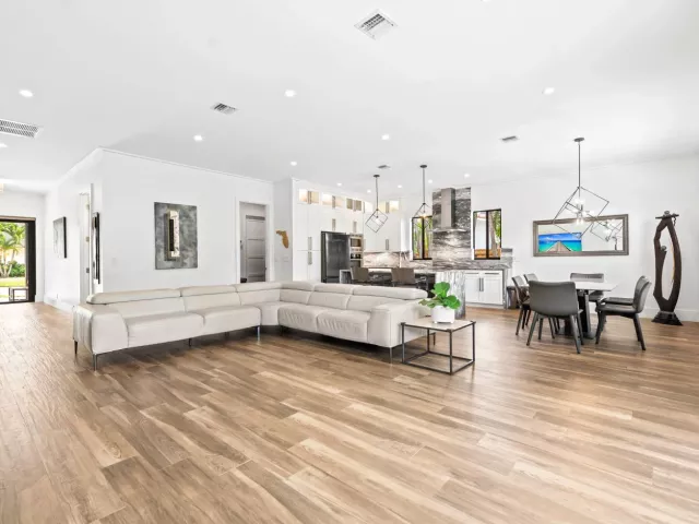 Продажа дома по адресу 3209 Leigh Road - фото 9284563