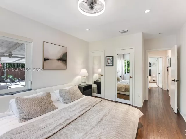 Продажа дома по адресу 784 NE 71st St - фото 9195913