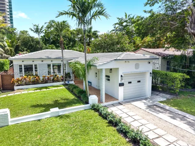 Продажа дома по адресу 784 NE 71st St - фото 9195891