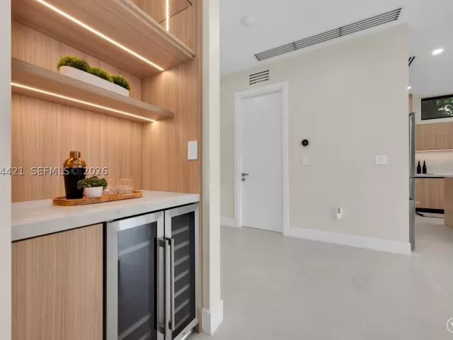 Продажа дома по адресу 5765 SW 47th St - фото 9301818